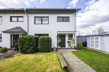 Großzügiges Reihenendhaus in Rodenkirchen – Familienidyll mit Garten und Garage